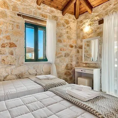 Chrisapella Villas Ammoudi